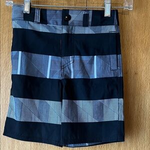 New Cherokee size 6 boy’s adjustable waist black gray hybrid swim board shorts